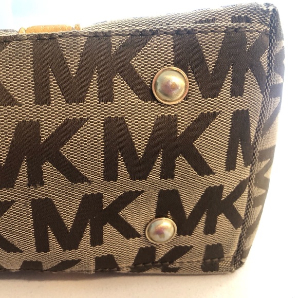 Michael Kors Tote Bag - Picture 11 of 16